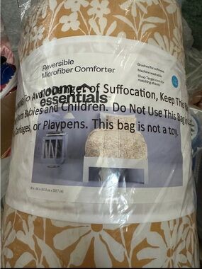 Essentials Reversible Microfiber Comforter -Floral